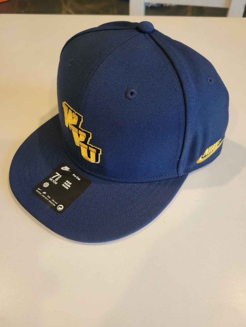 NWT Nike West Virginia Mountaineers Fitted Baseball Hat 7 3/8 Navy Blue
